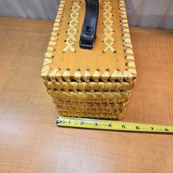RARE! Vintage Wicker Woven Make-up Cosmetic Case Excellent Condition! - Picture 8 of 8